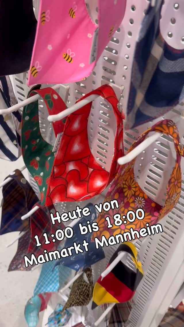 #hundehalstuch #hundeliebe #hundemesse #hundezubehör #hundesnacks #wochenendemithund #hundespass