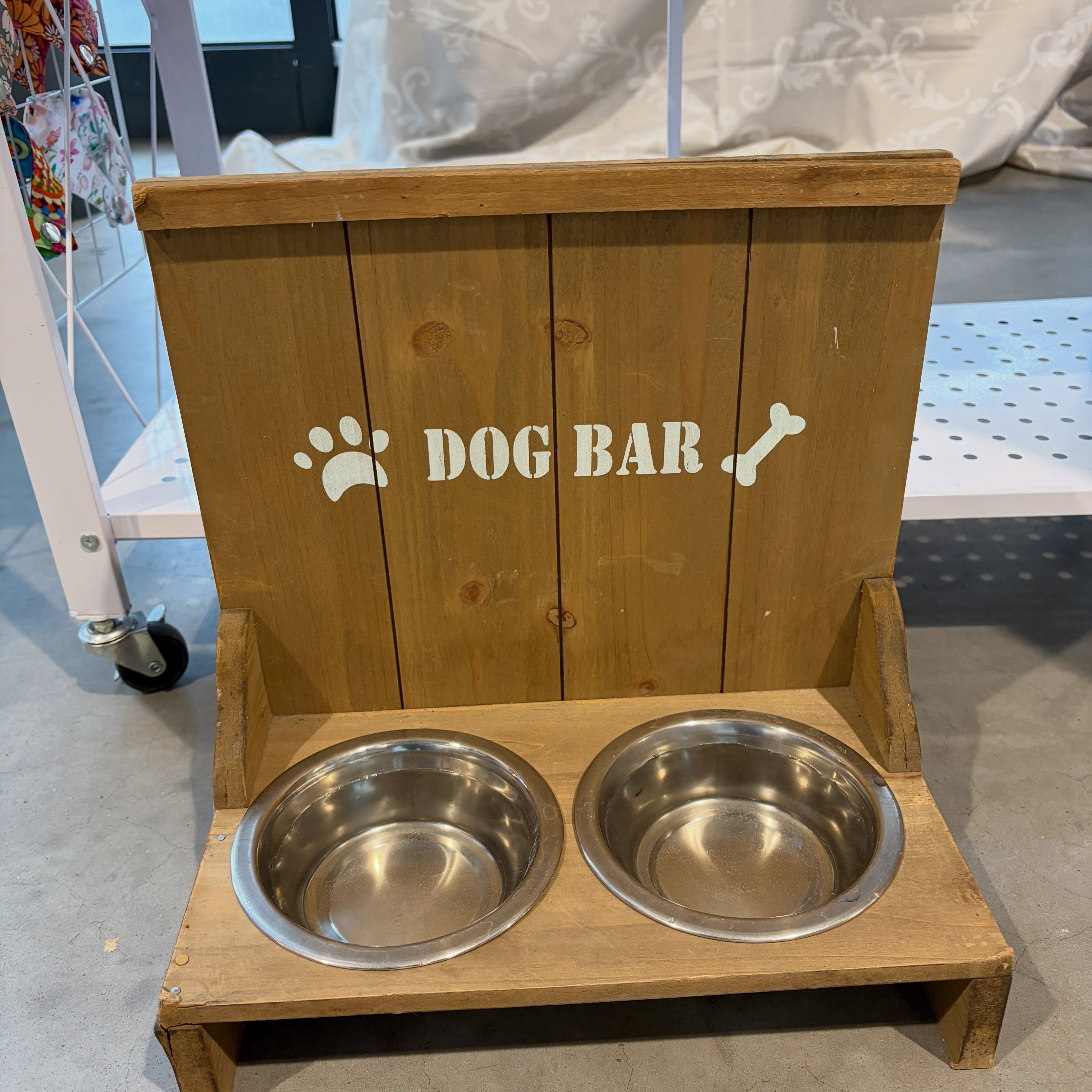 Die hundebar hat wieder geöffnet 😃🐾
Heute 10-19:00 und morgen 10-17:00 @dogworld_muenchen Im Kohlenbunker B32
Kommt vorbei 😍
#hundeseife #hundehalstuch #dogbandana #hundeacce